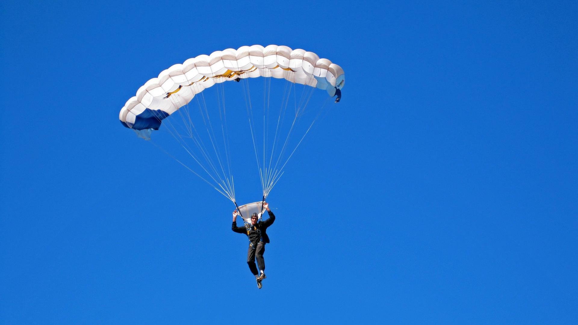 混合泳中立代表队A选手速度与技巧兼备，混合泳规则